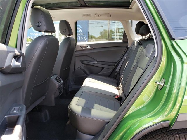 New 2025 Volkswagen Taos SE image 8