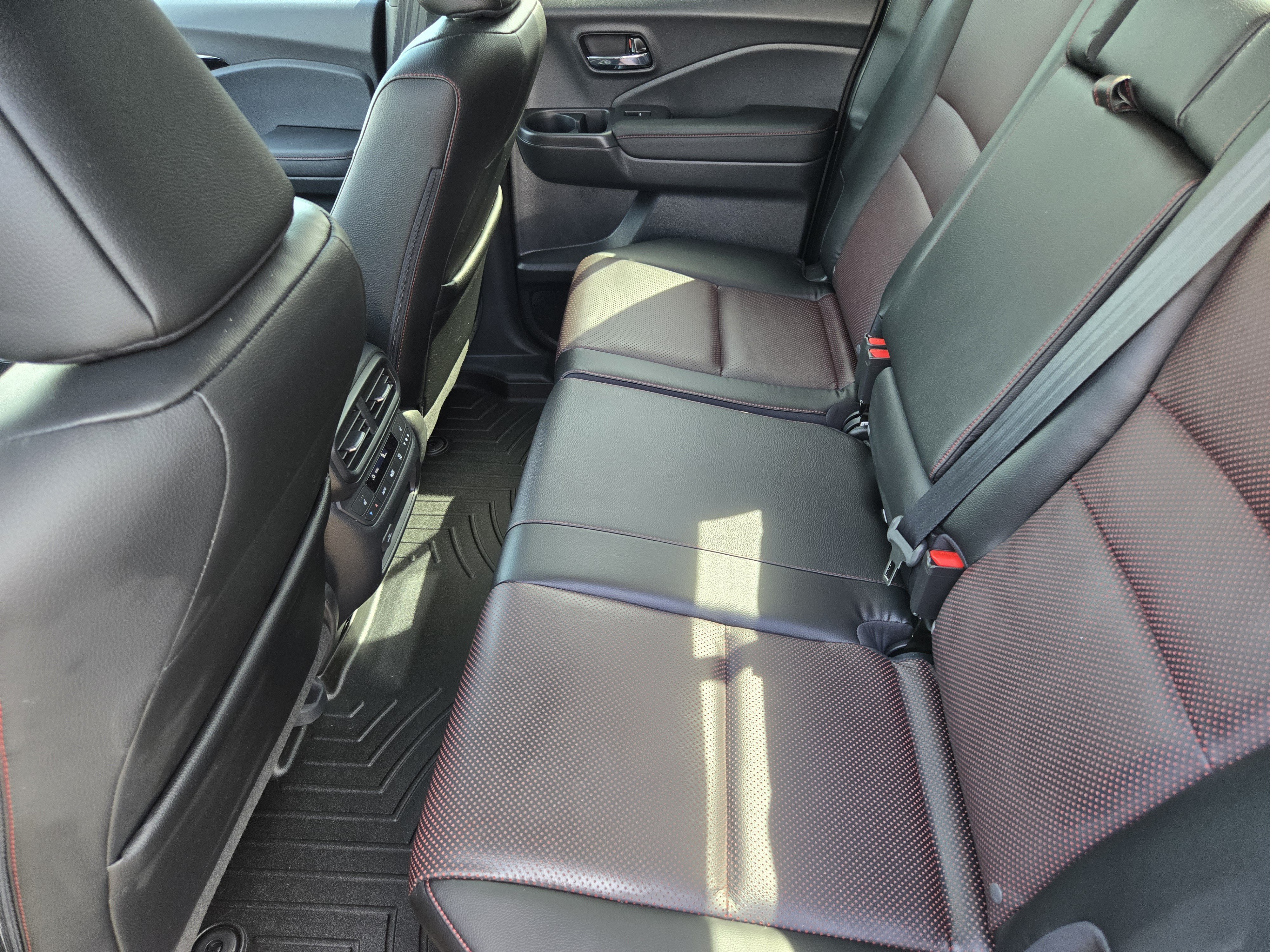 Used 2026 Honda Ridgeline Black Edition image 22