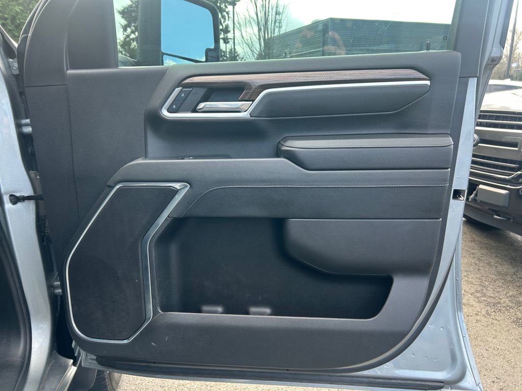 Used 2024 Chevrolet Silverado 2500 LT w/ Convenience Package image 25