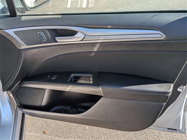 Used 2019 Ford Fusion SE image 33