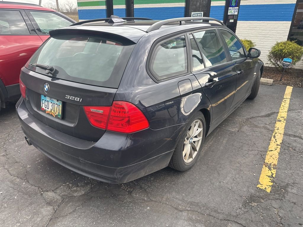 Used 2010 BMW 328i xDrive Wagon image 5