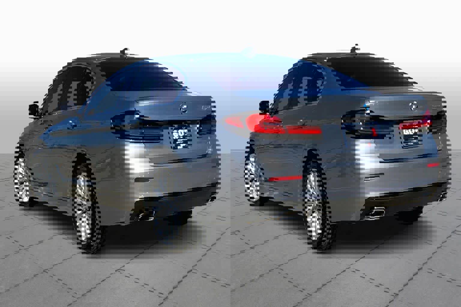 Used 2023 BMW 530i w/ Premium Package image 12