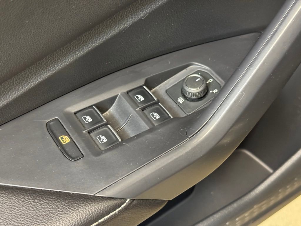 Used 2025 Volkswagen Jetta S image 10