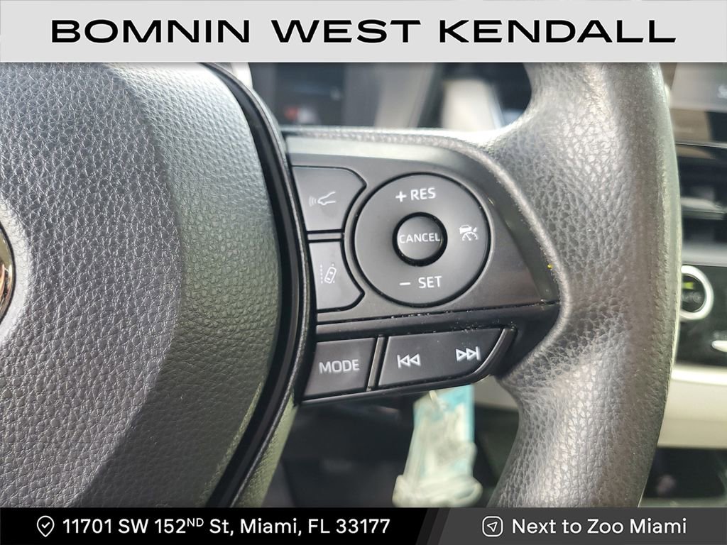 Used 2022 Toyota Corolla LE image 30