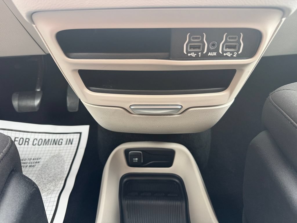Used 2023 Chrysler Voyager LX FWD image 26