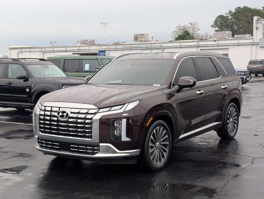 Used 2024 Hyundai Palisade Calligraphy image 3