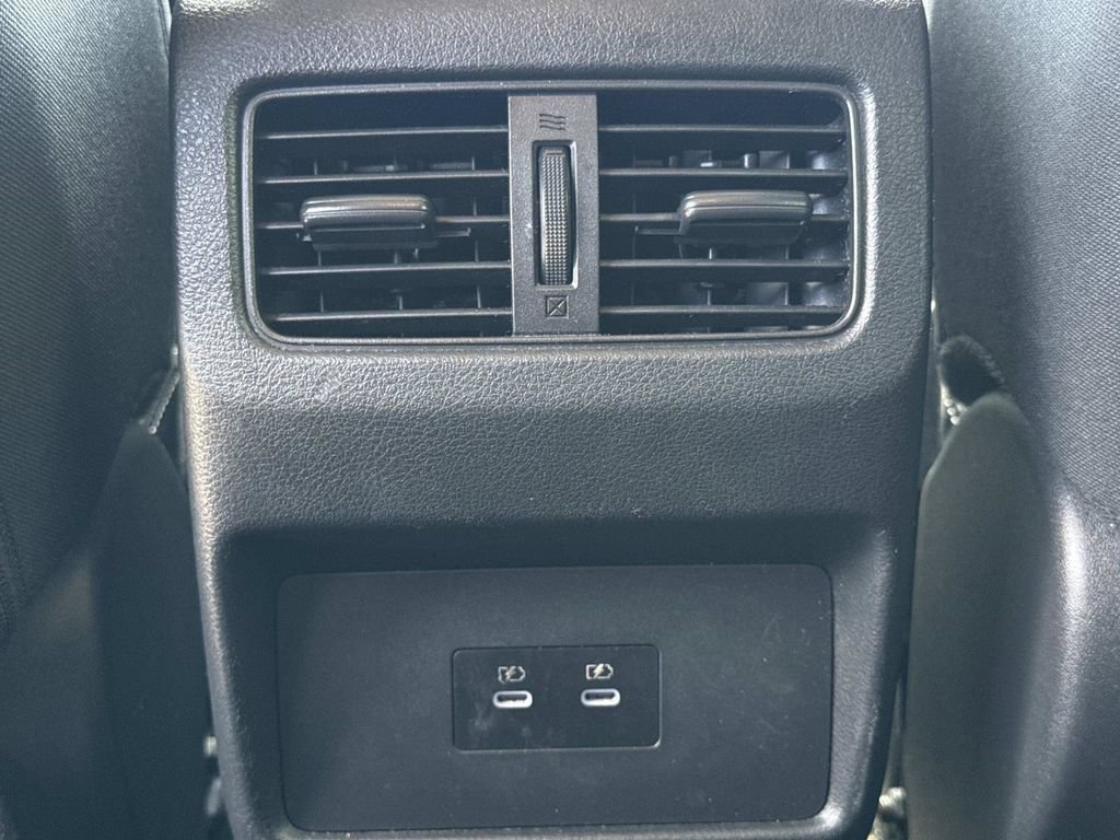 Certified 2024 Nissan Rogue SV FWD image 18
