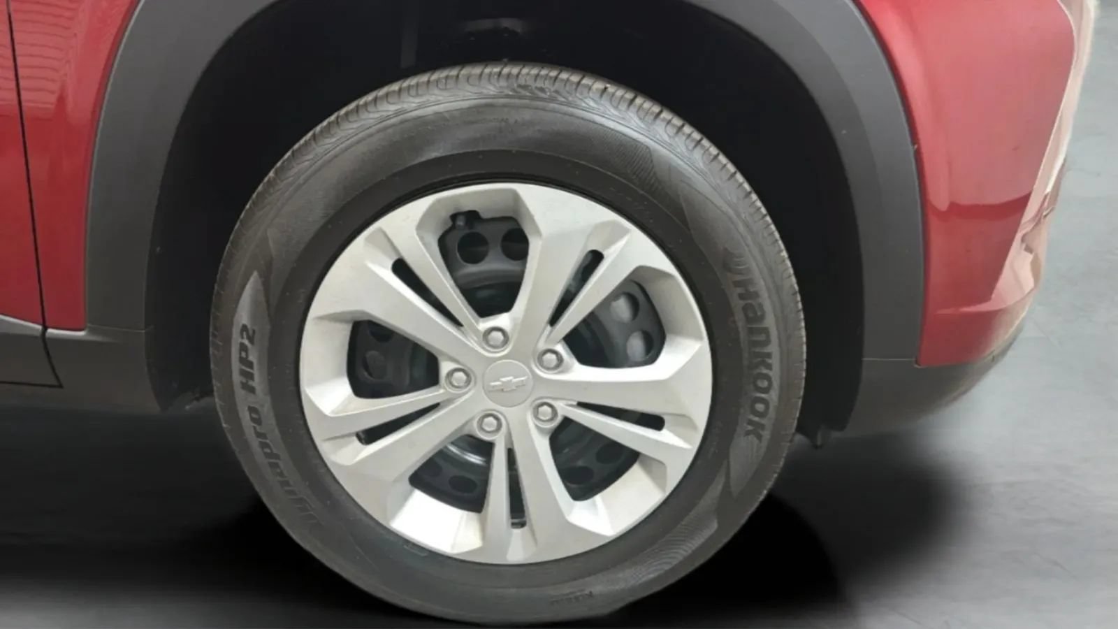 Used 2025 Chevrolet Trax LS FWD image 24