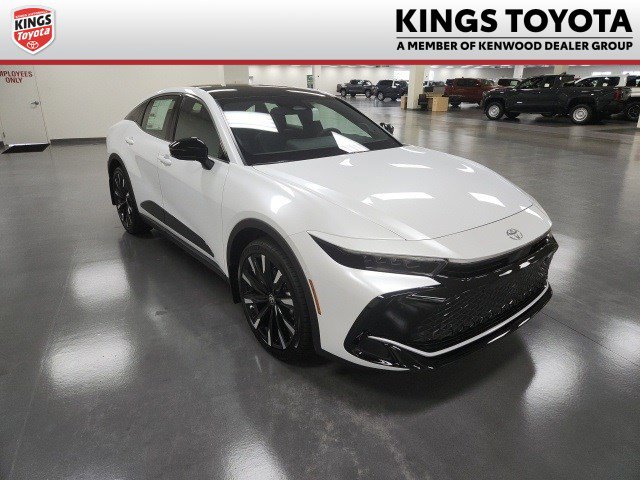 New 2026 Toyota Crown Platinum video 1