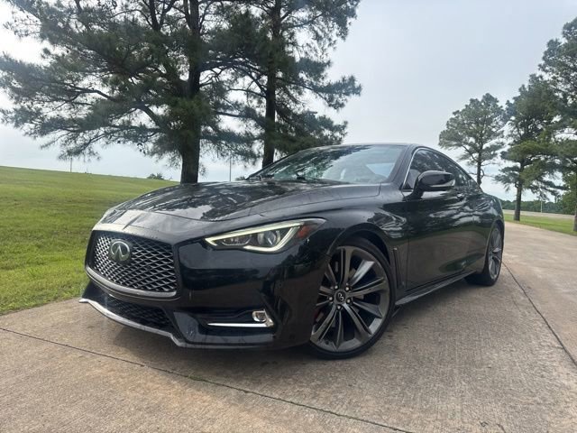 Used 2018 INFINITI Q60 Red Sport 400 w/ Pro Active Package RWD image 8