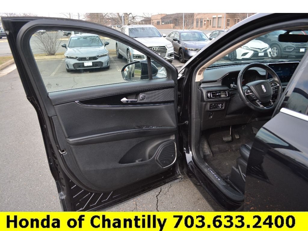 Used 2023 Lincoln Nautilus Reserve AWD/4WD image 32