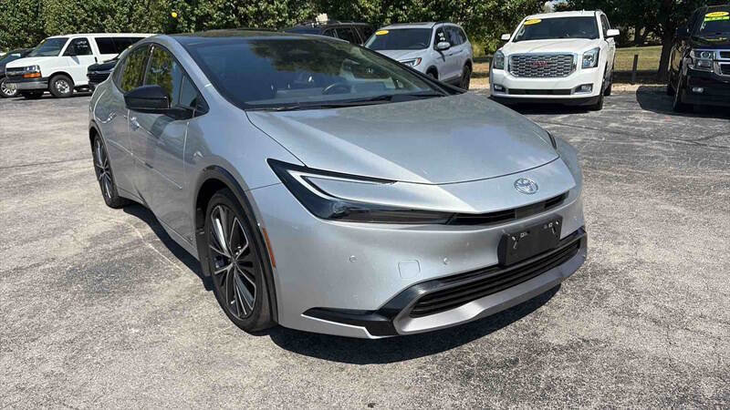 Used 2023 Toyota Prius XLE image 2
