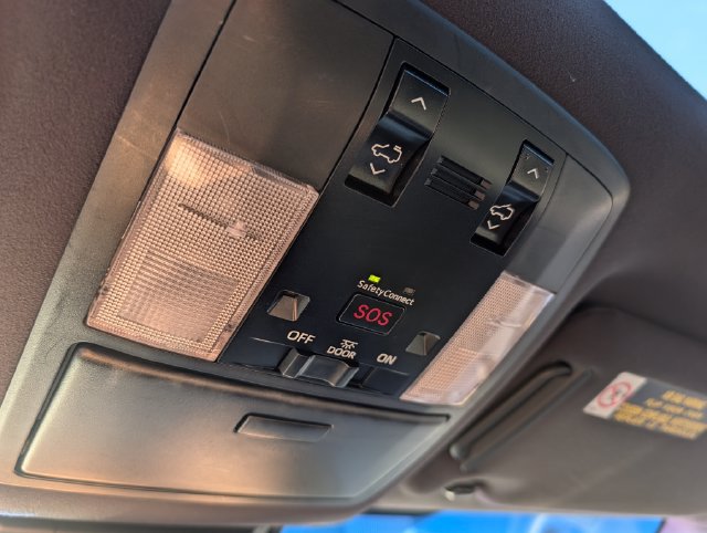 Used 2021 Lexus GX 460 Luxury w/ Sport Design Package AWD/4WD image 27