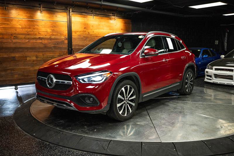 Used 2022 Mercedes-Benz GLA 250 4MATIC w/ Premium Package image 2