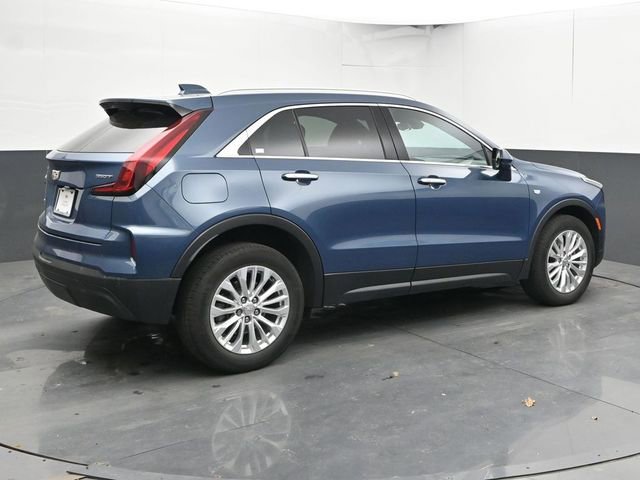 Used 2024 Cadillac XT4 Luxury w/ Cold Weather Package AWD/4WD image 11