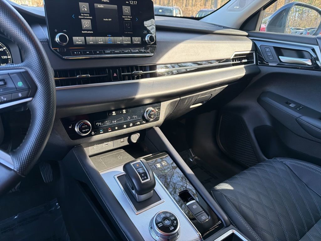 Used 2024 Mitsubishi Outlander 4WD Plug-In Hybrid image 16