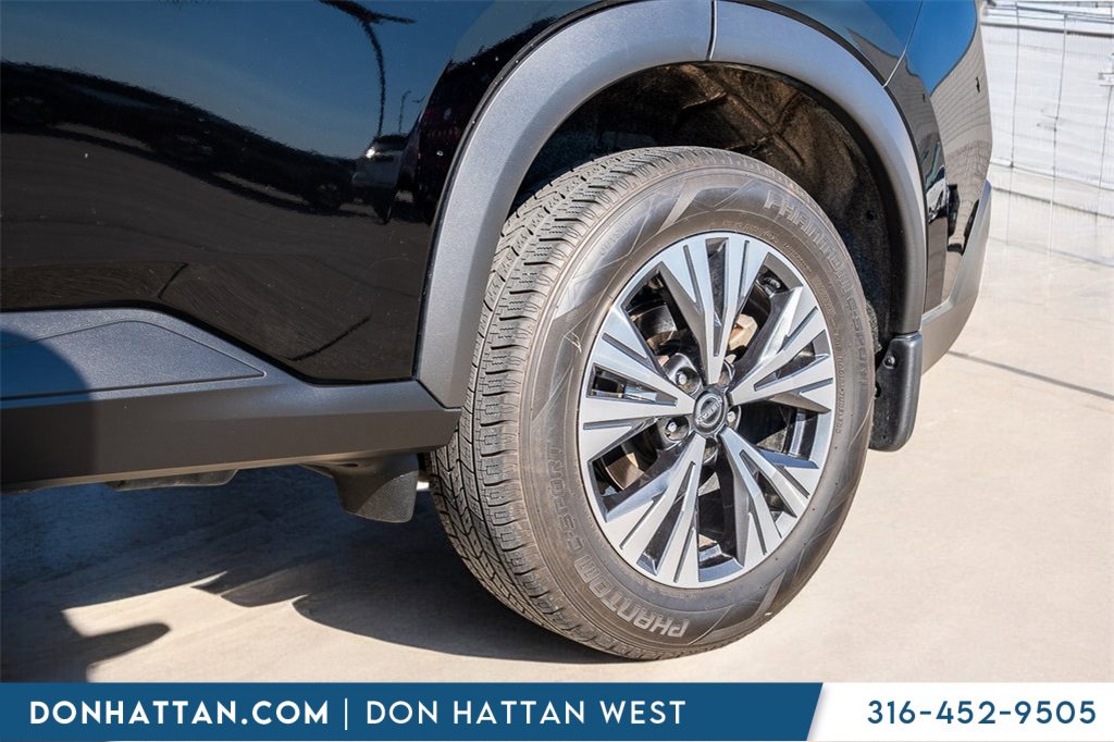 Used 2023 Nissan Rogue SV image 35