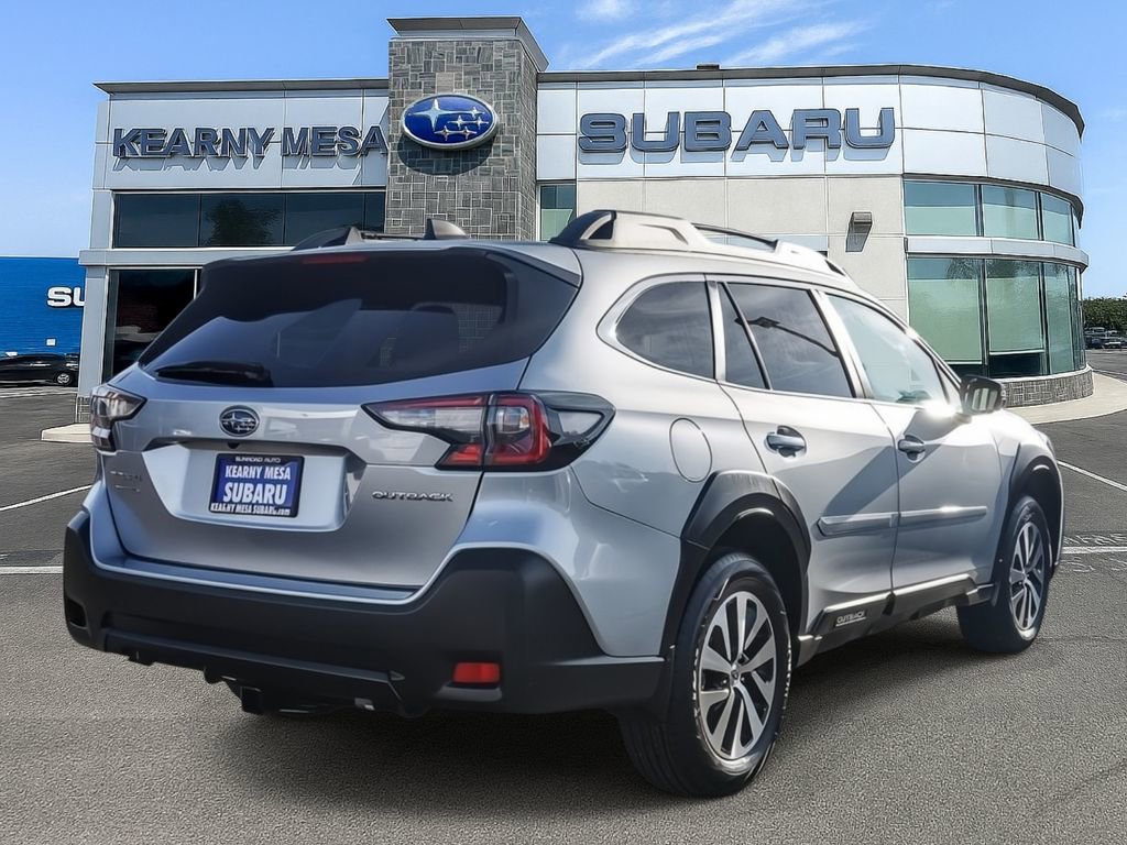 Used 2025 Subaru Outback Premium AWD/4WD image 6