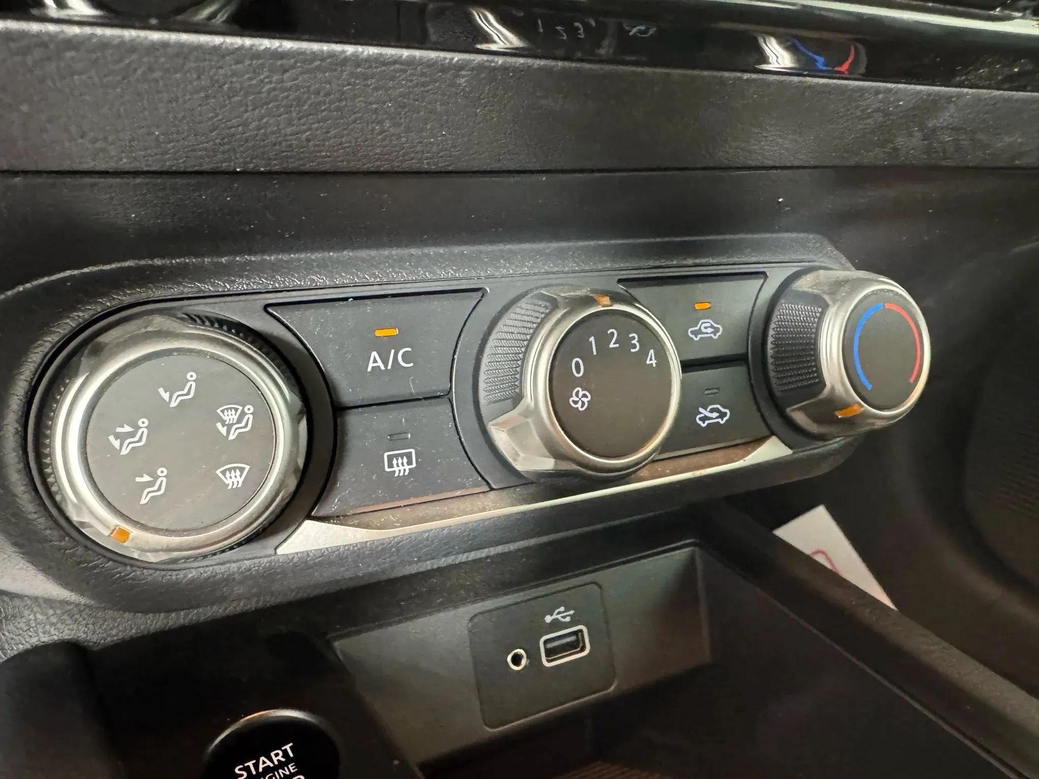 Used 2025 Nissan Kicks S AWD/4WD image 19
