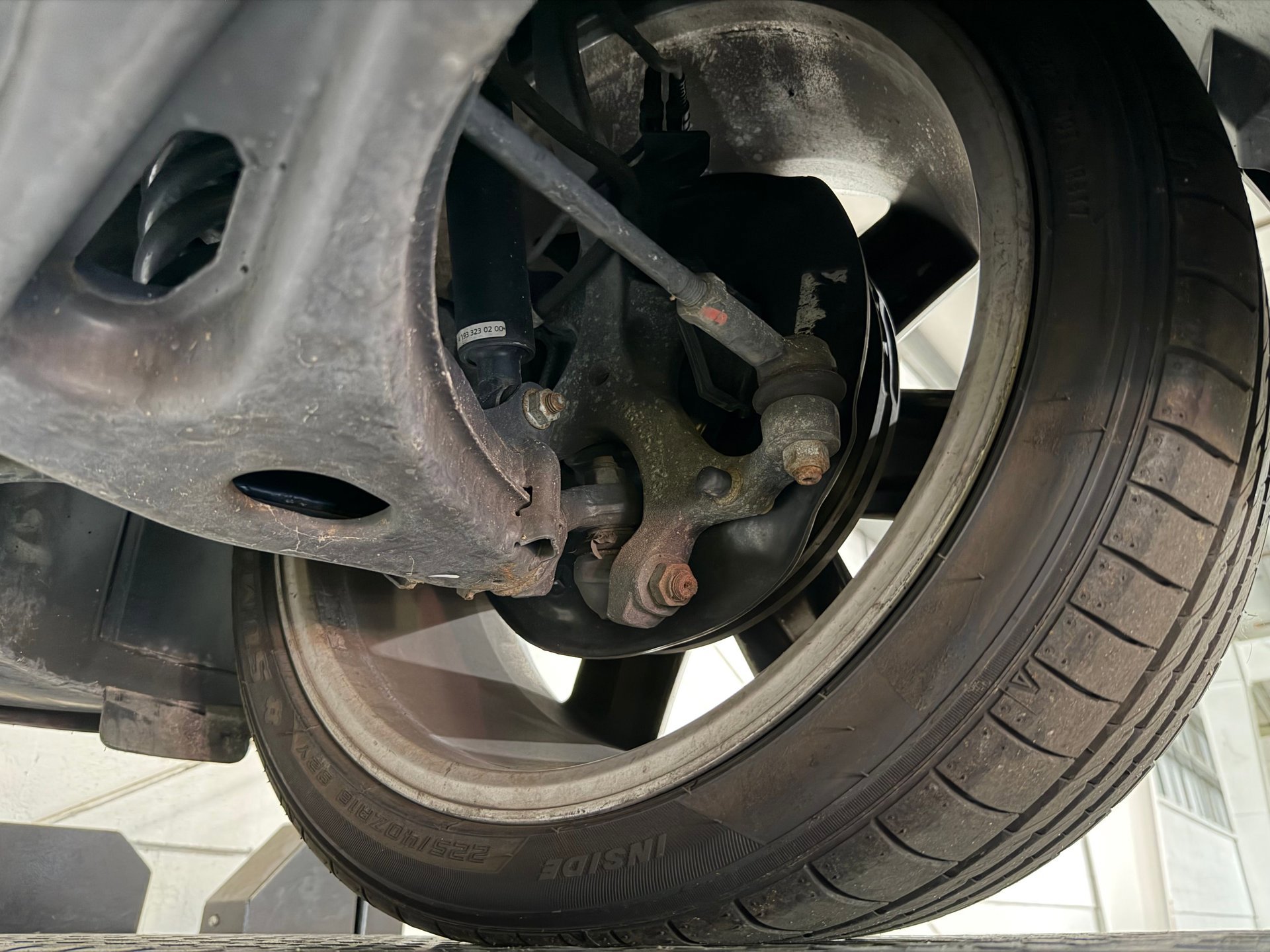 Used 2005 Chrysler Crossfire Limited image 92