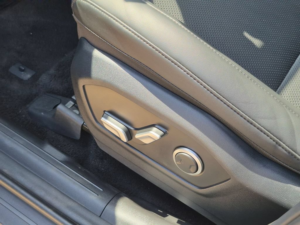 Used 2025 Hyundai Santa Fe SEL FWD image 14