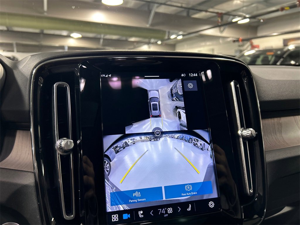 Certified 2024 Volvo XC40 B5 Plus w/ Protection Package Premier image 17