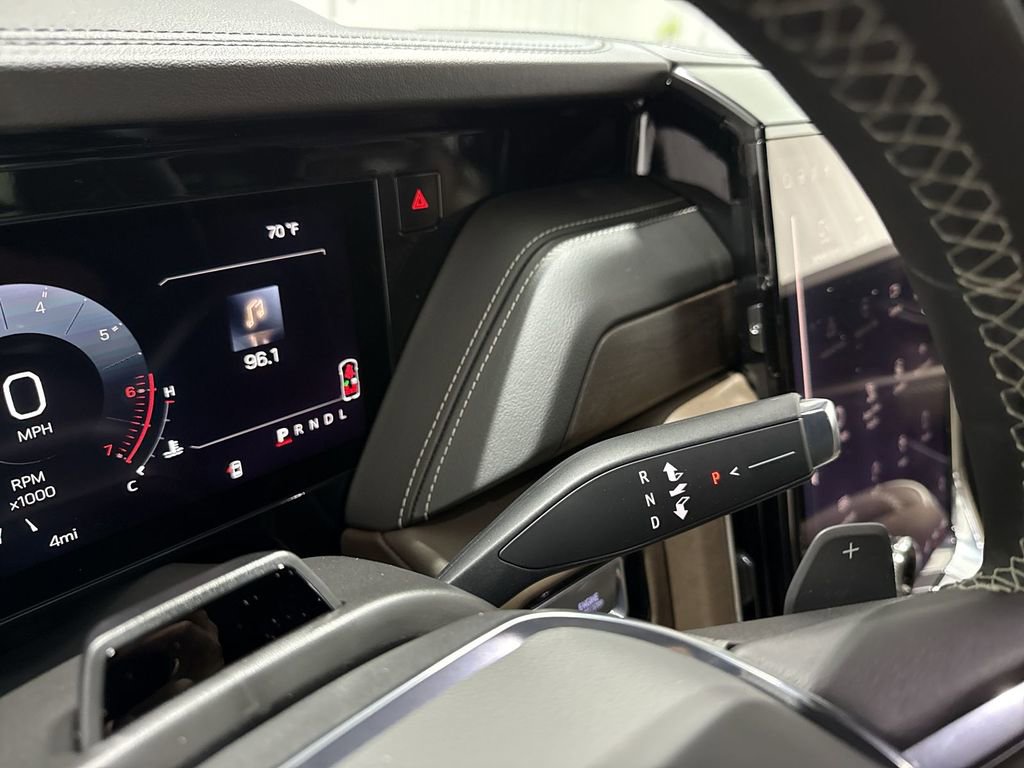 New 2026 GMC Yukon XL Denali Ultimate AWD/4WD image 16