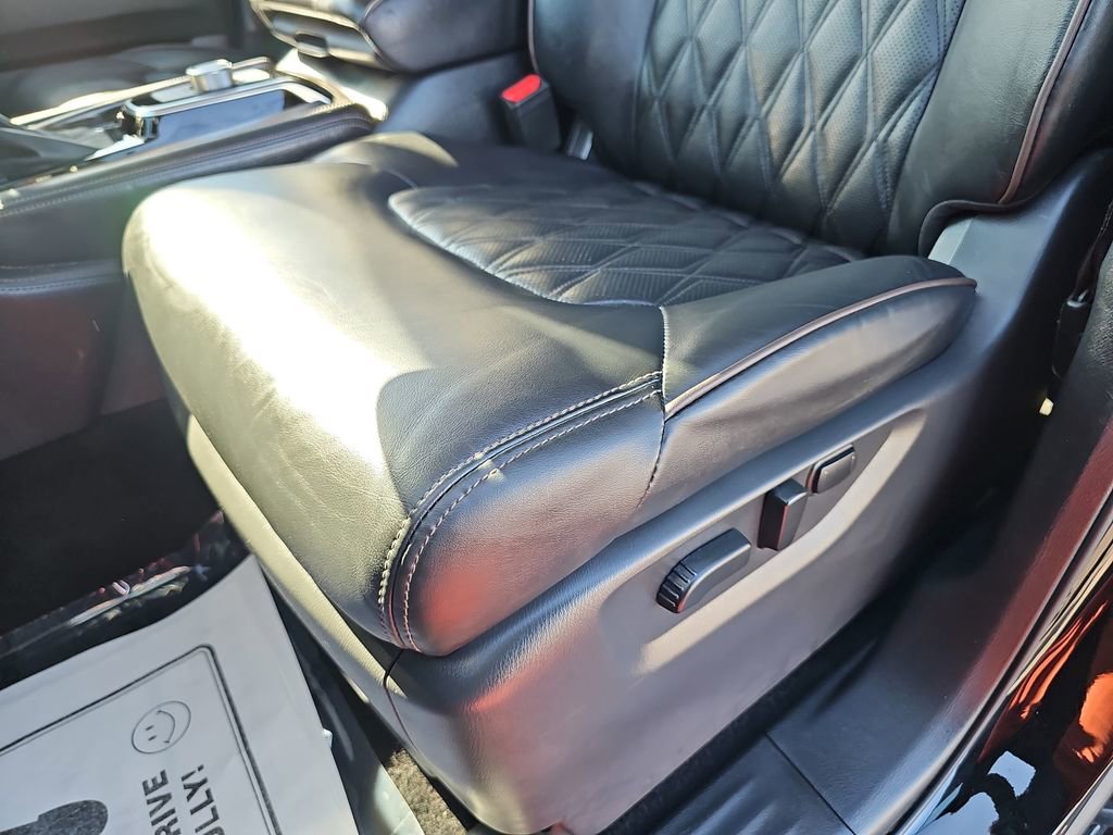 Used 2024 Nissan Armada Platinum image 34
