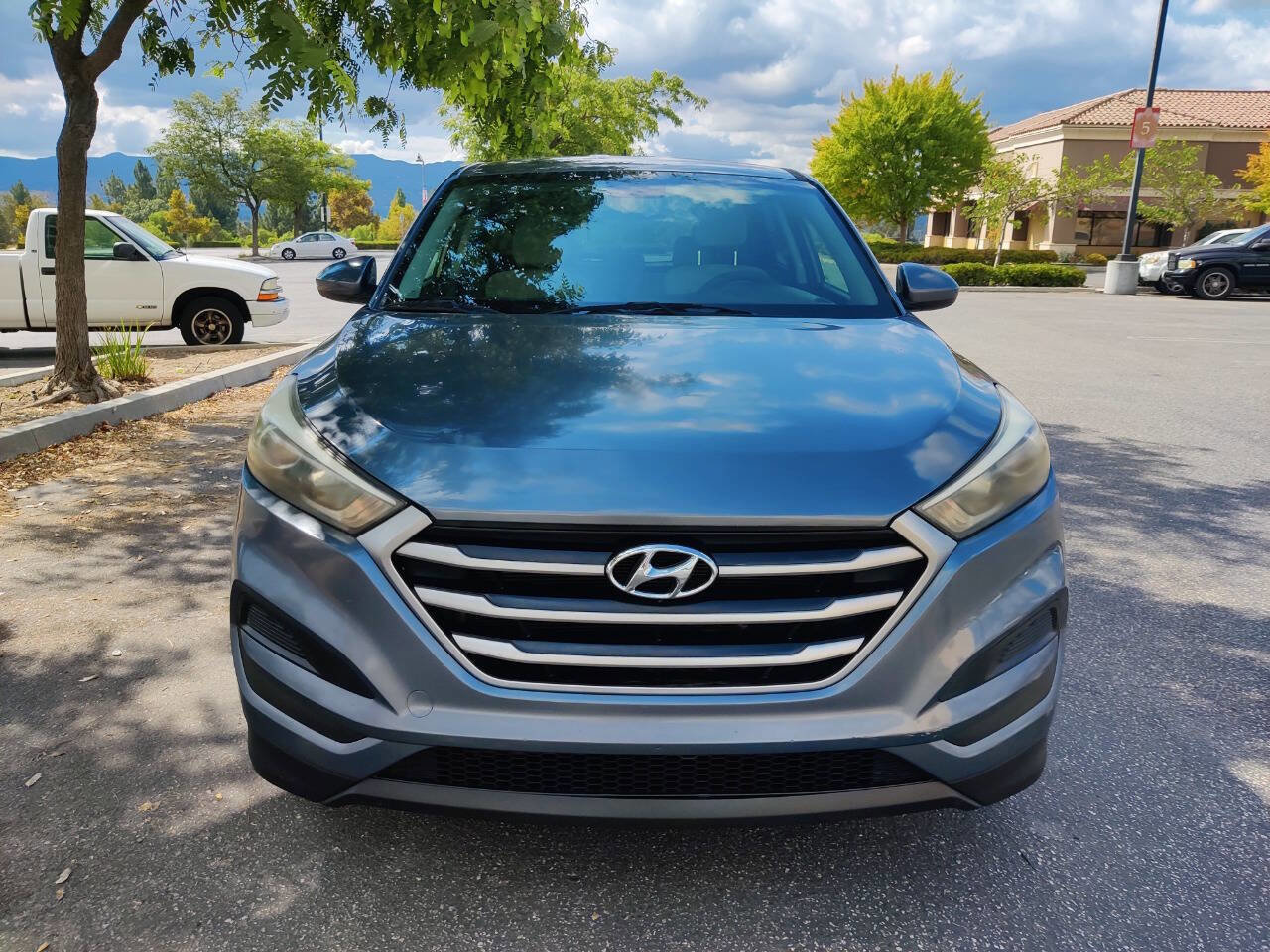 Used 2017 Hyundai Tucson SE image 2