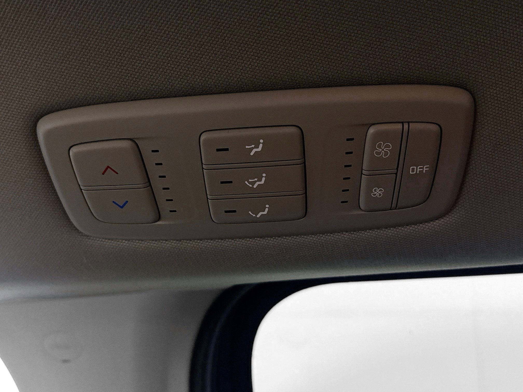 Used 2024 Kia Carnival LX image 26