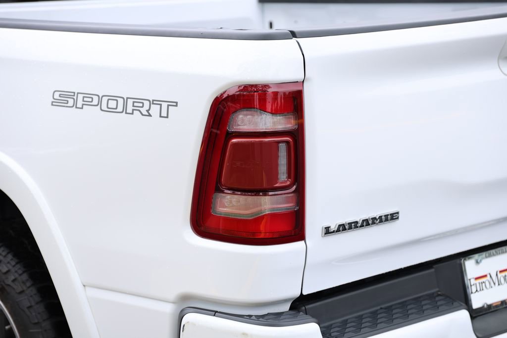 Used 2021 RAM 1500 Laramie w/ Sport Appearance Package AWD/4WD image 8