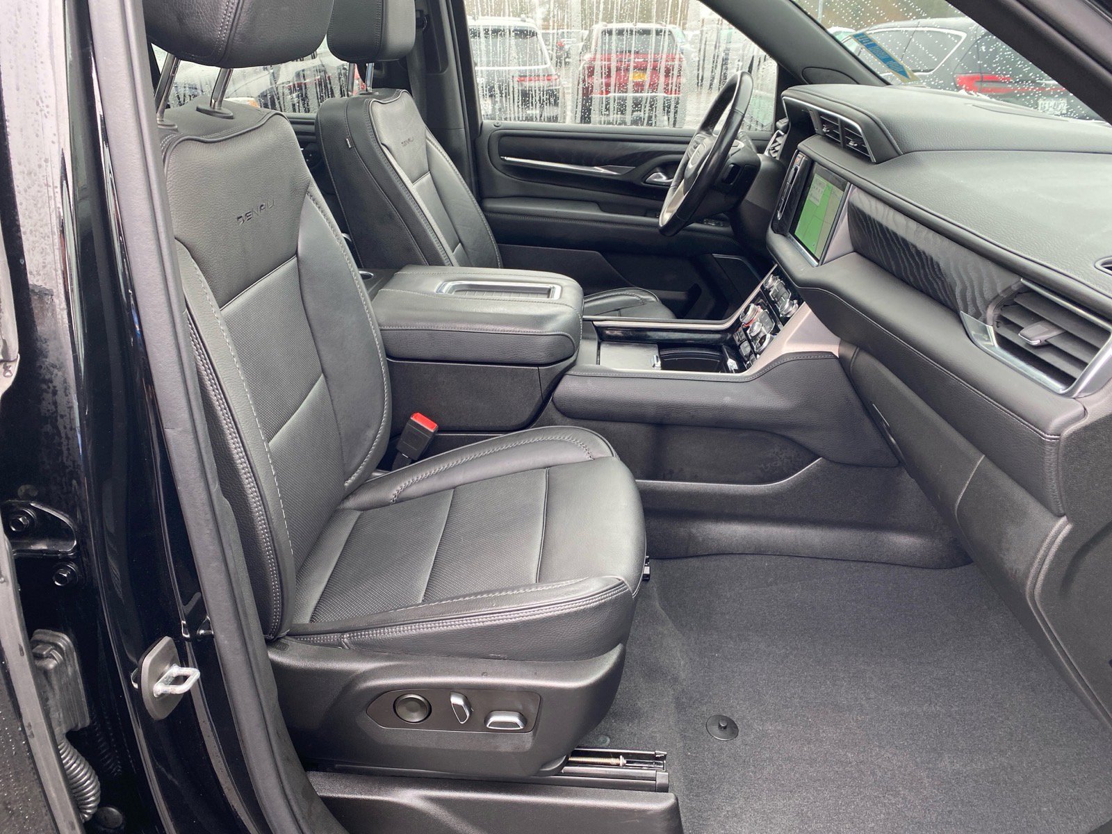 Used 2022 GMC Yukon Denali image 28