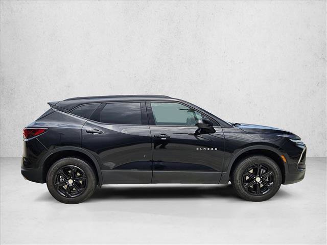 Used 2024 Chevrolet Blazer LT w/ Convenience Package FWD image 4