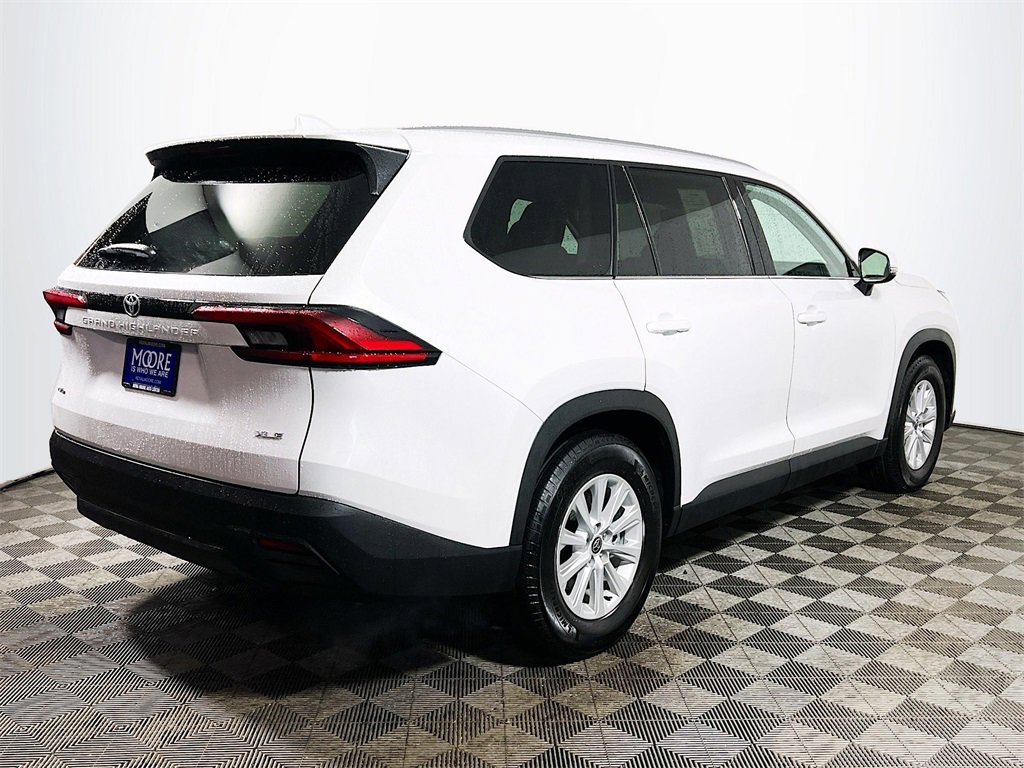 Certified 2025 Toyota Grand Highlander AWD image 8