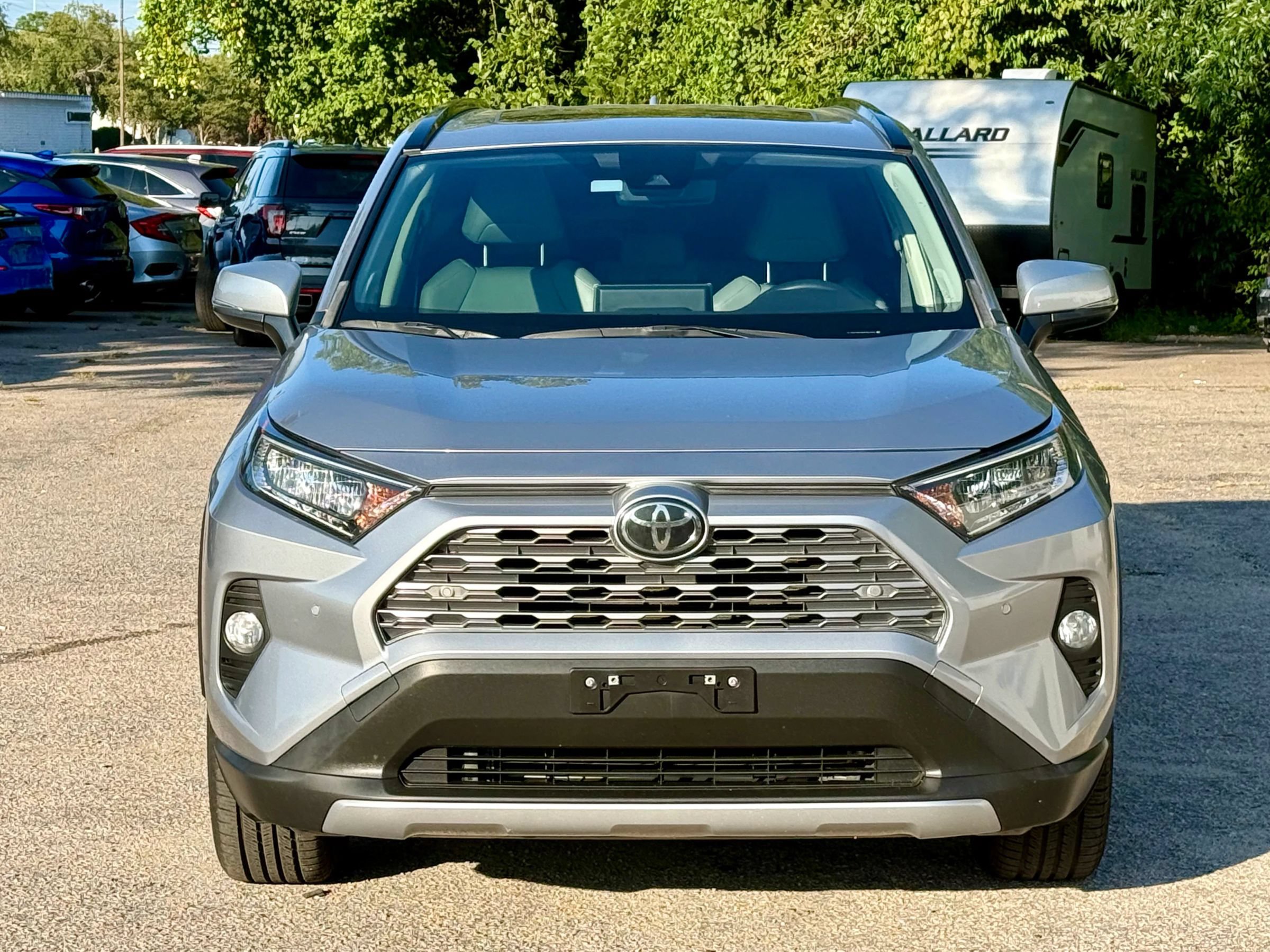 Used 2021 Toyota RAV4 Limited FWD image 3