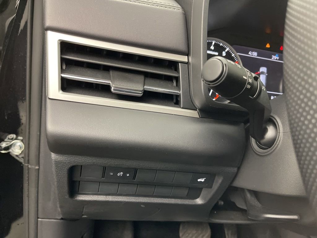 Used 2025 Mitsubishi Outlander SE image 7