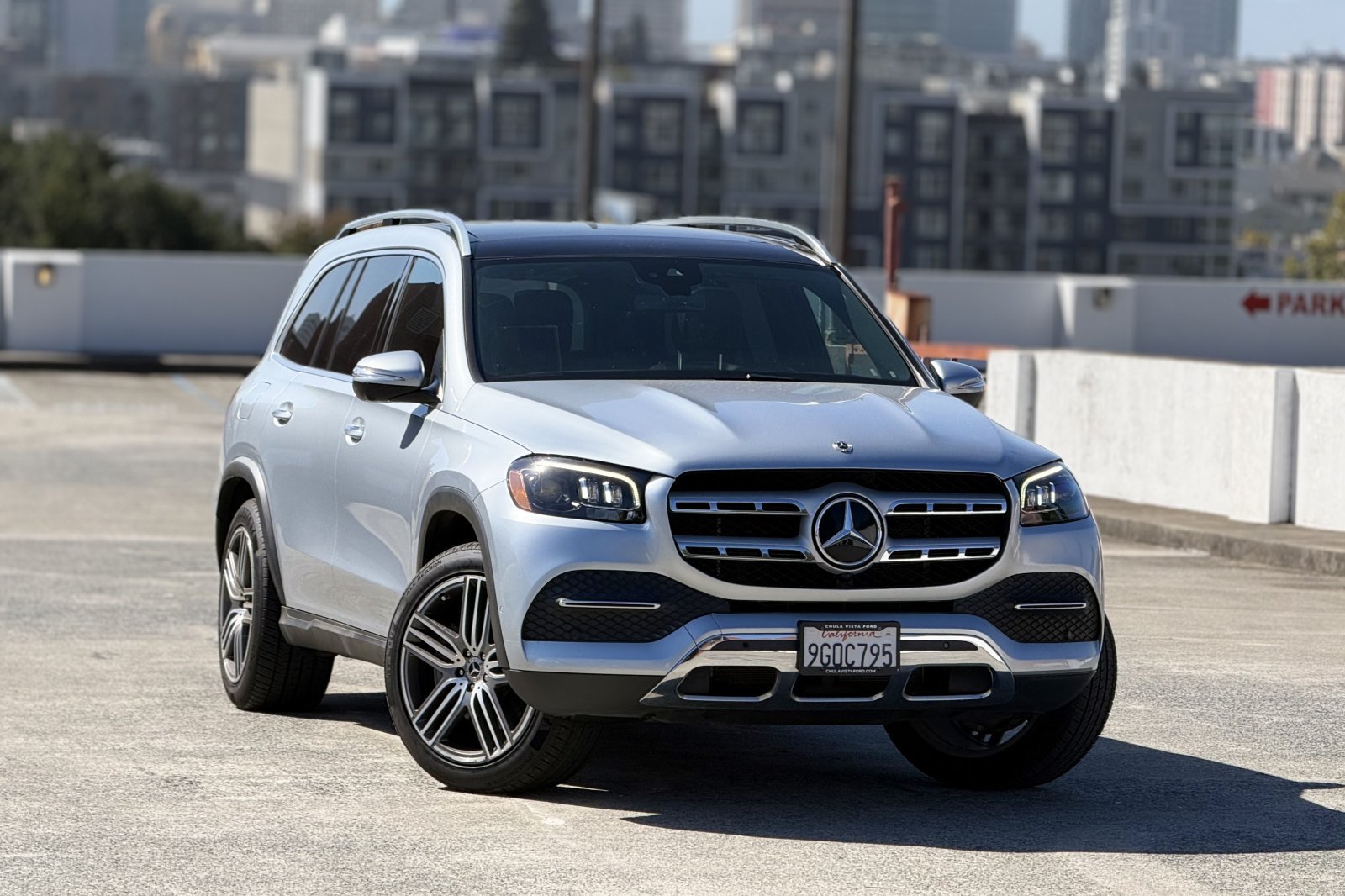 Used 2023 Mercedes-Benz GLS 450 4MATIC image 2