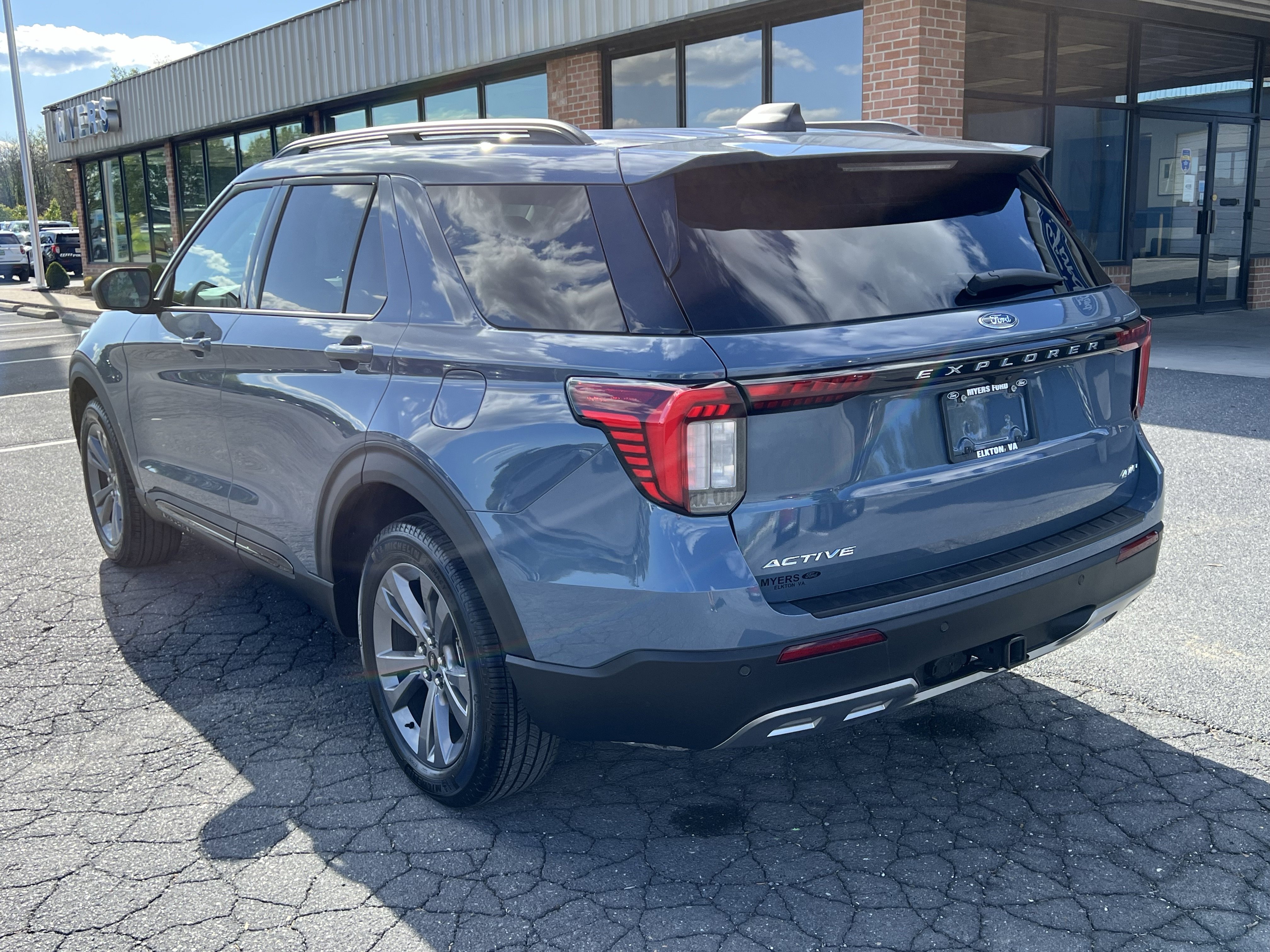 New 2026 Ford Explorer Active w/ Active Comfort Package AWD/4WD image 8