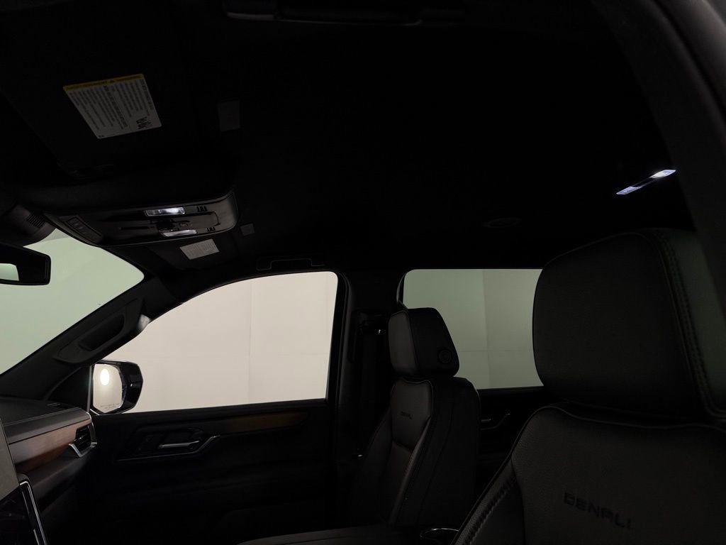 Used 2025 GMC Yukon Denali image 25