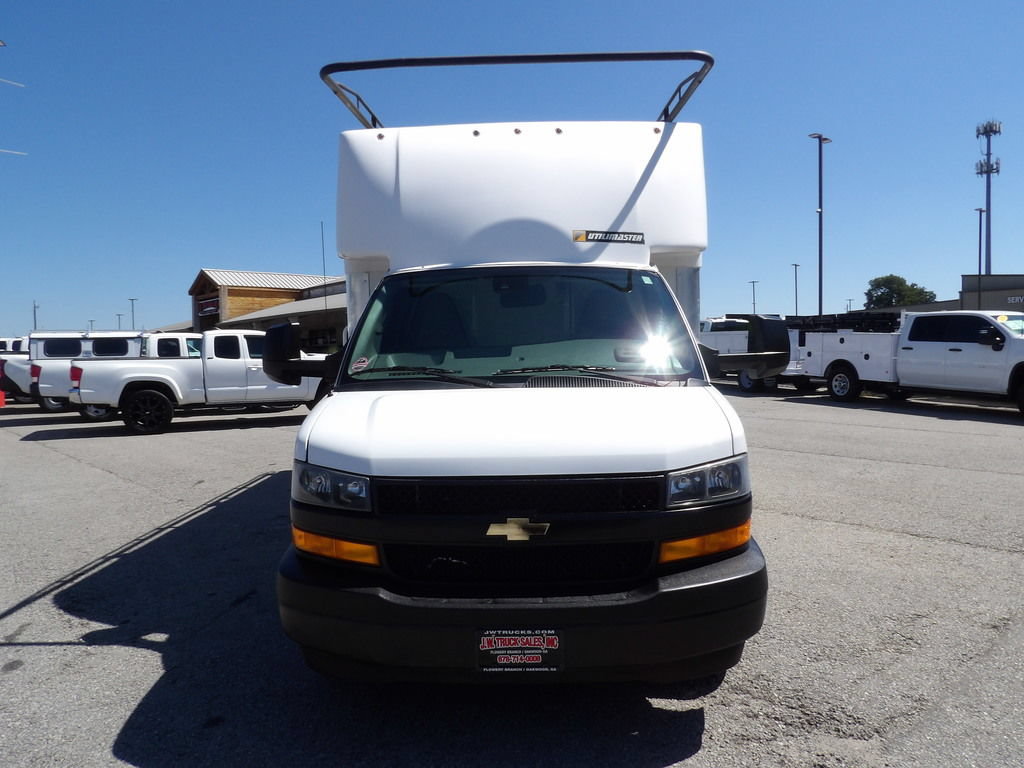 Used 2021 Chevrolet Express 3500 w/ Power Convenience Package RWD image 12