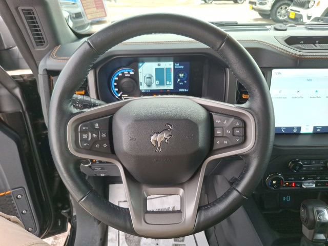 Used 2024 Ford Bronco Badlands image 16