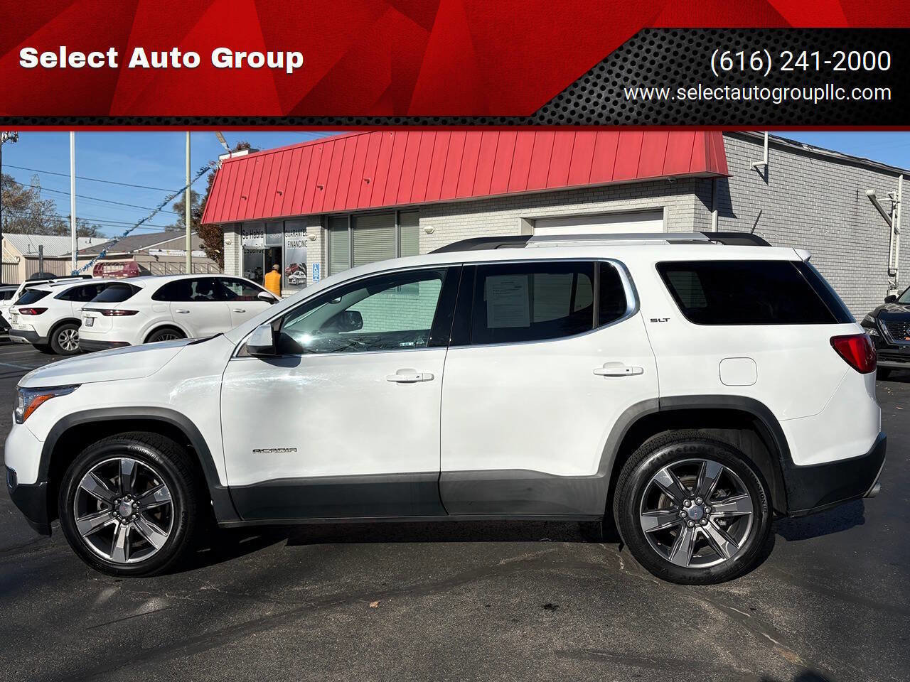 Used 2019 GMC Acadia SLT w/ LPO, Cargo Package image 1