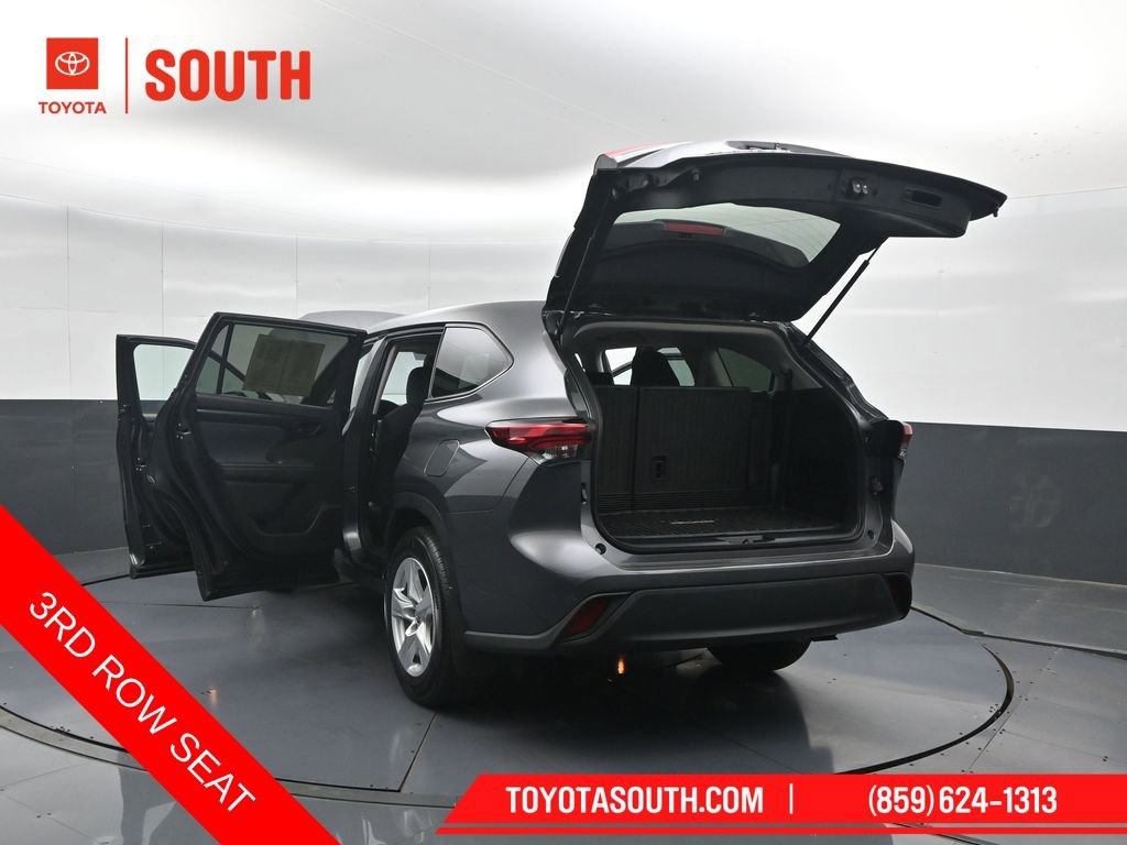 Used 2023 Toyota Highlander L FWD image 57