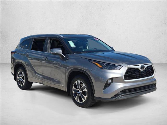 Certified 2026 Toyota Highlander XLE AWD/4WD image 3