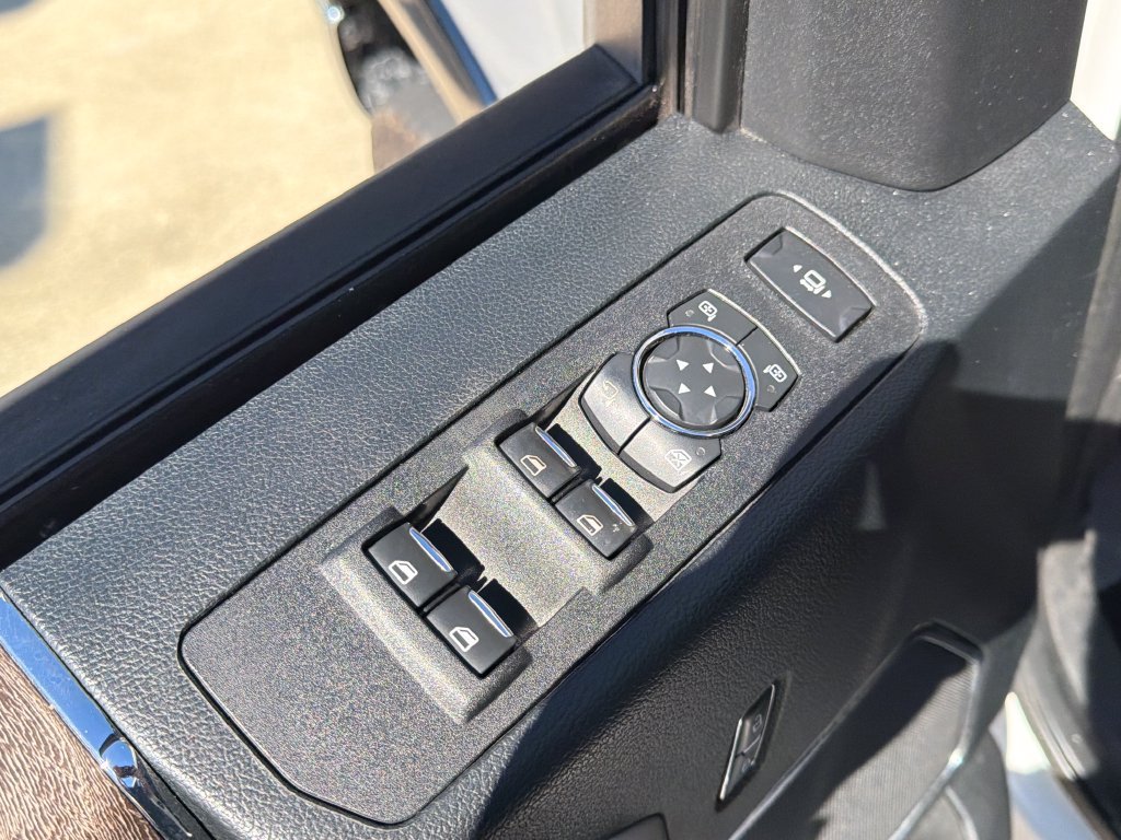 Used 2018 Ford F250 Lariat w/ FX4 Off-Road Package AWD/4WD image 18