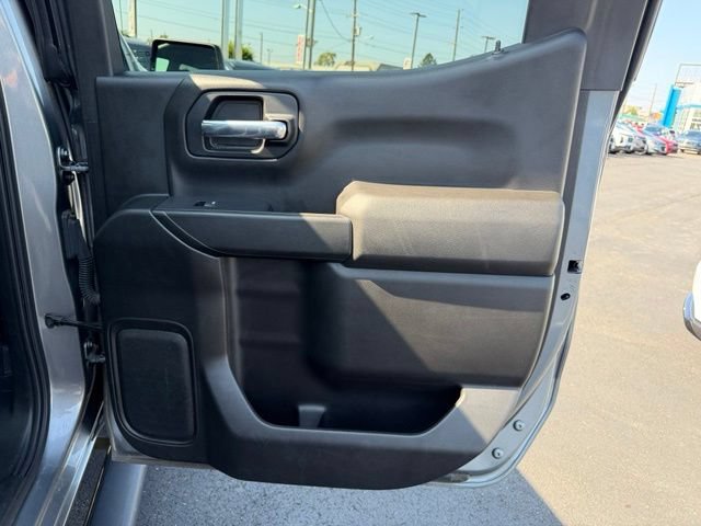 Certified 2020 Chevrolet Silverado 1500 Custom w/ Custom Value Package AWD/4WD image 11
