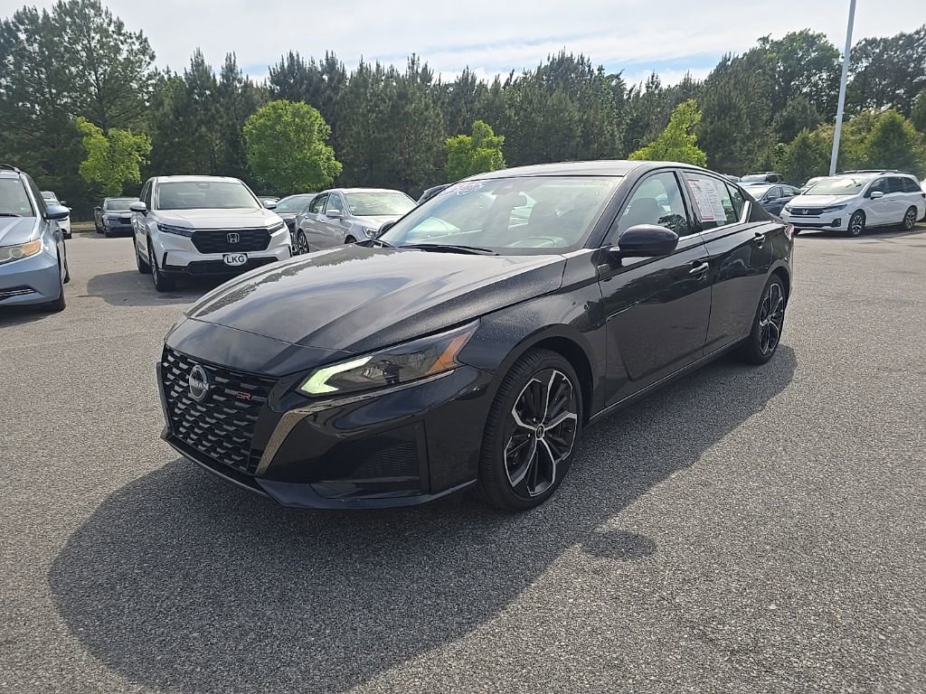 Used 2025 Nissan Altima 2.5 SR FWD image 1