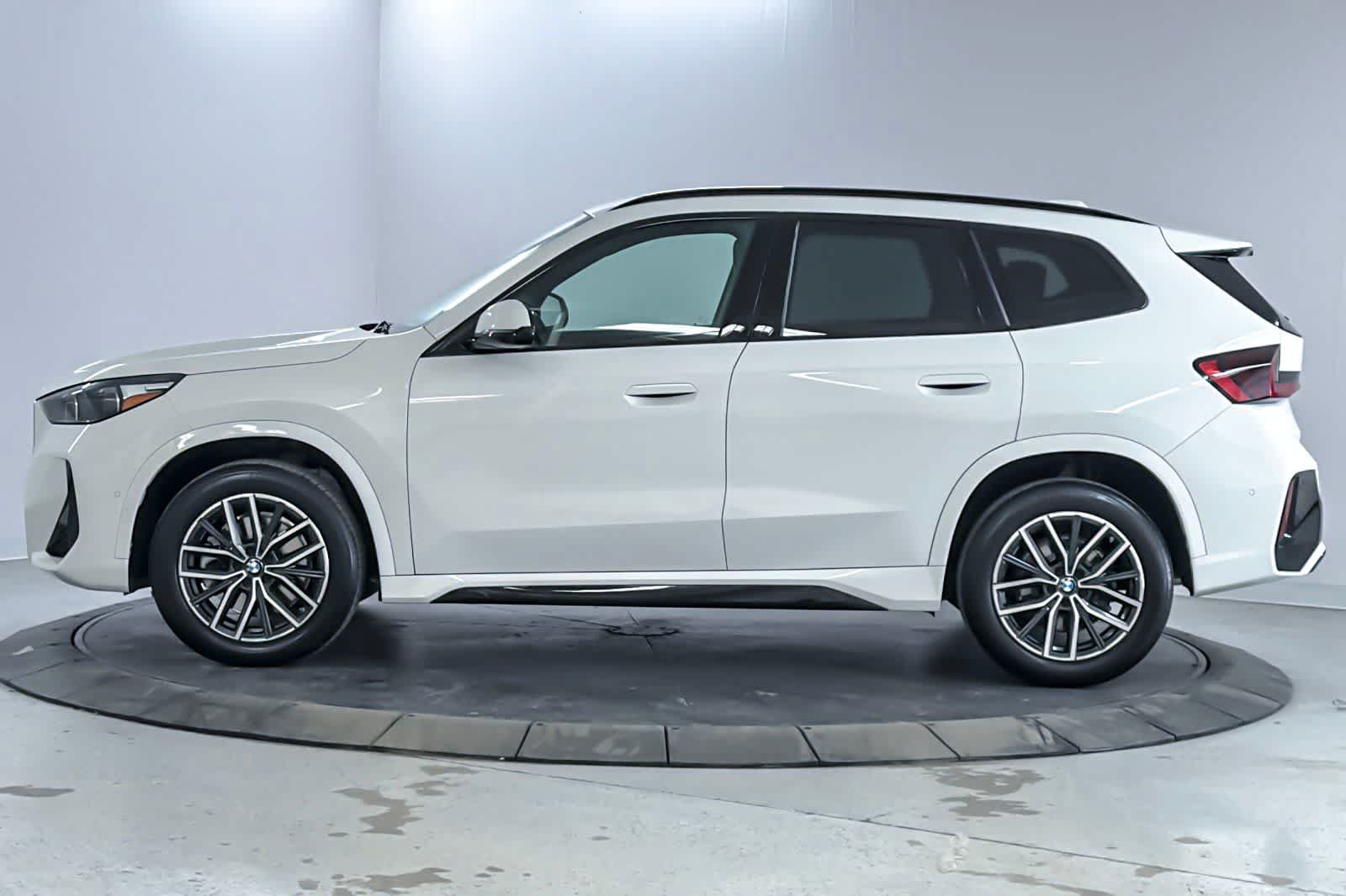 Used 2023 BMW X1 xDrive28i w/ Premium Package AWD/4WD image 5
