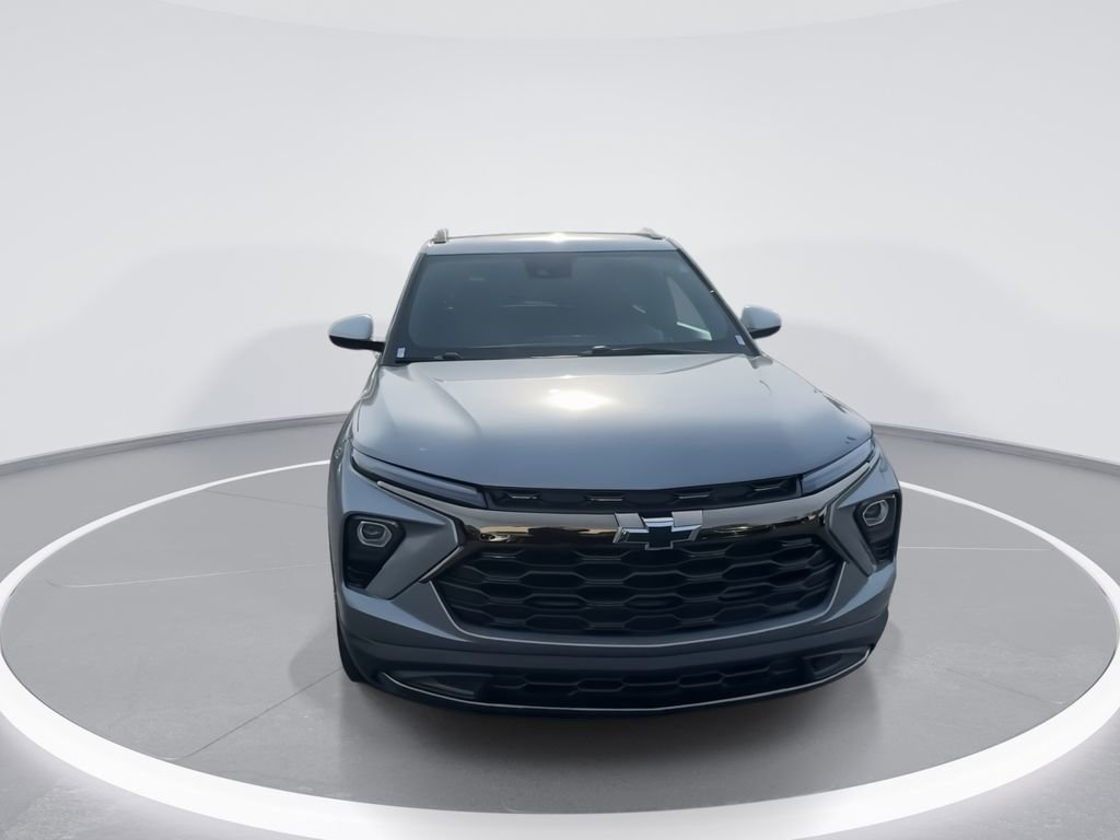 Used 2025 Chevrolet TrailBlazer ACTIV w/ Convenience Package image 3