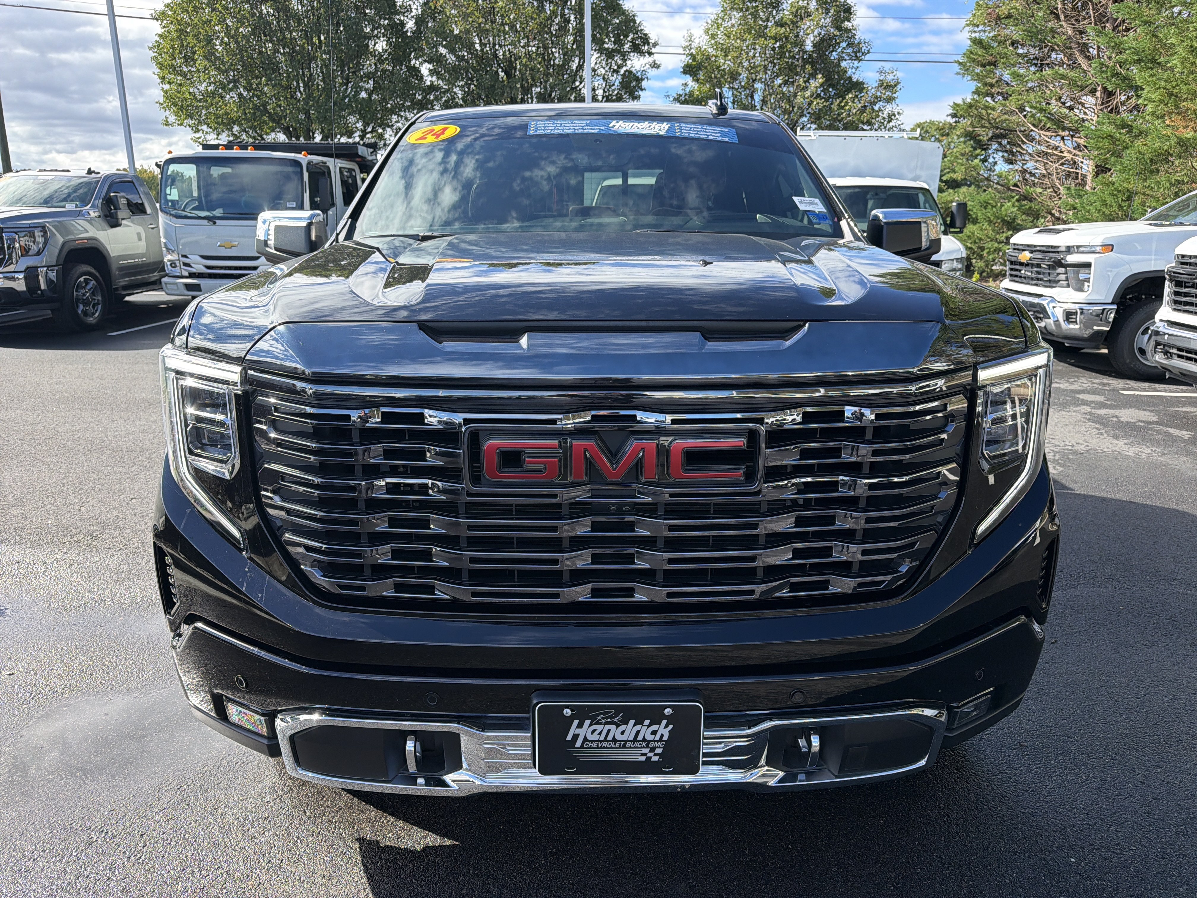 Used 2024 GMC Sierra 1500 Denali Ultimate AWD/4WD image 3